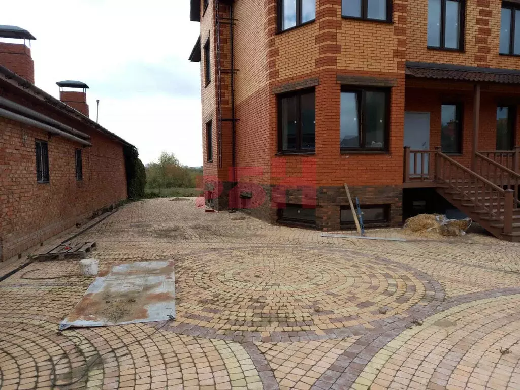 Дом в Омск, улица Правый Берег Иртыша (321 м) - Фото 0