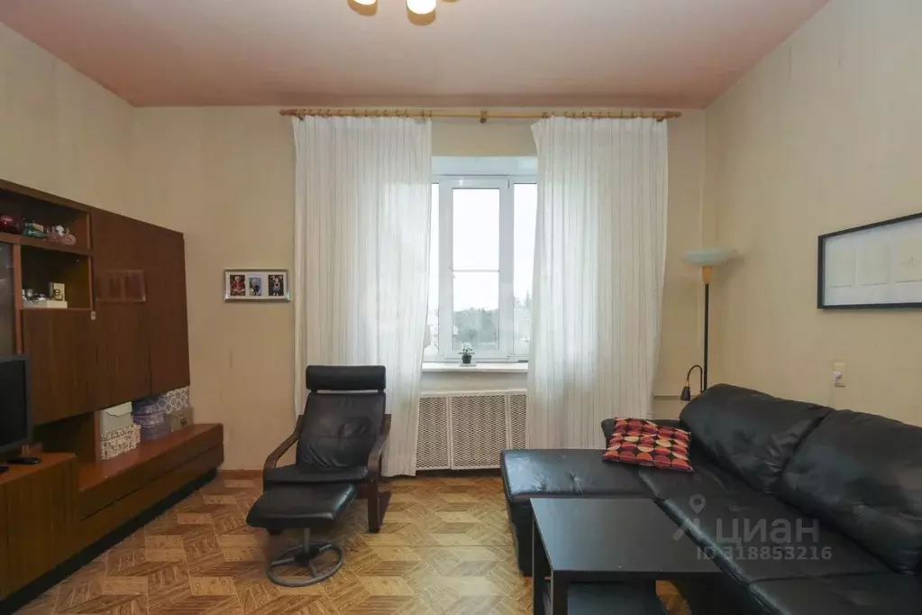 3-к кв. Омская область, Омск ул. Красный Путь, 82А (81.7 м) - Фото 0