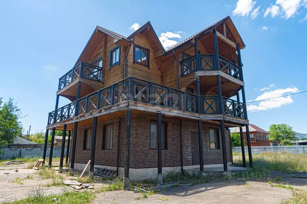 Дом в Севастополь с. Орлиное, ул. Родниковская, 1 (284 м) - Фото 1
