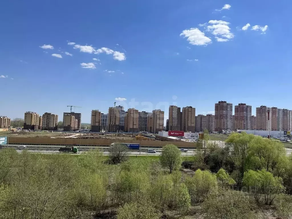 4-к кв. Тульская область, Тула Рязанская ул., 17 (85.4 м) - Фото 1