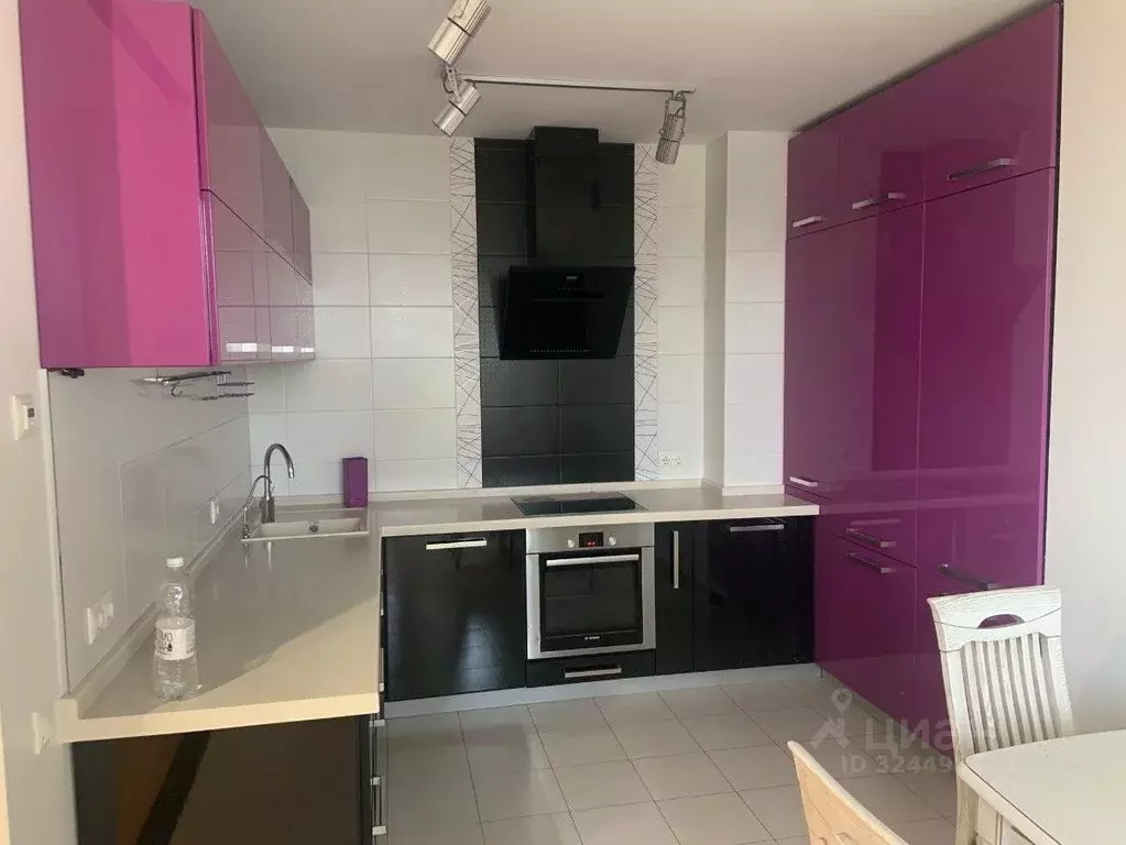 3-к кв. Волгоградская область, Волгоград ул. 8-й Воздушной Армии, 6Б ... - Фото 1