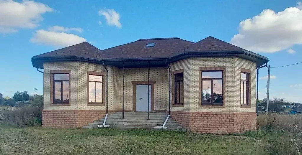 Коттедж в Курская область, Курский район, Брежневский сельсовет, с. ... - Фото 1