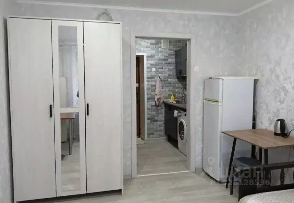 Студия Воронежская область, Воронеж ул. Молодогвардейцев, 11 (18.0 м) - Фото 1