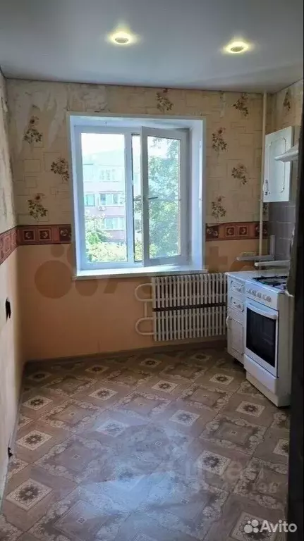 2-к кв. Белгородская область, Старый Оскол Углы мкр, 18 (53.0 м) - Фото 2