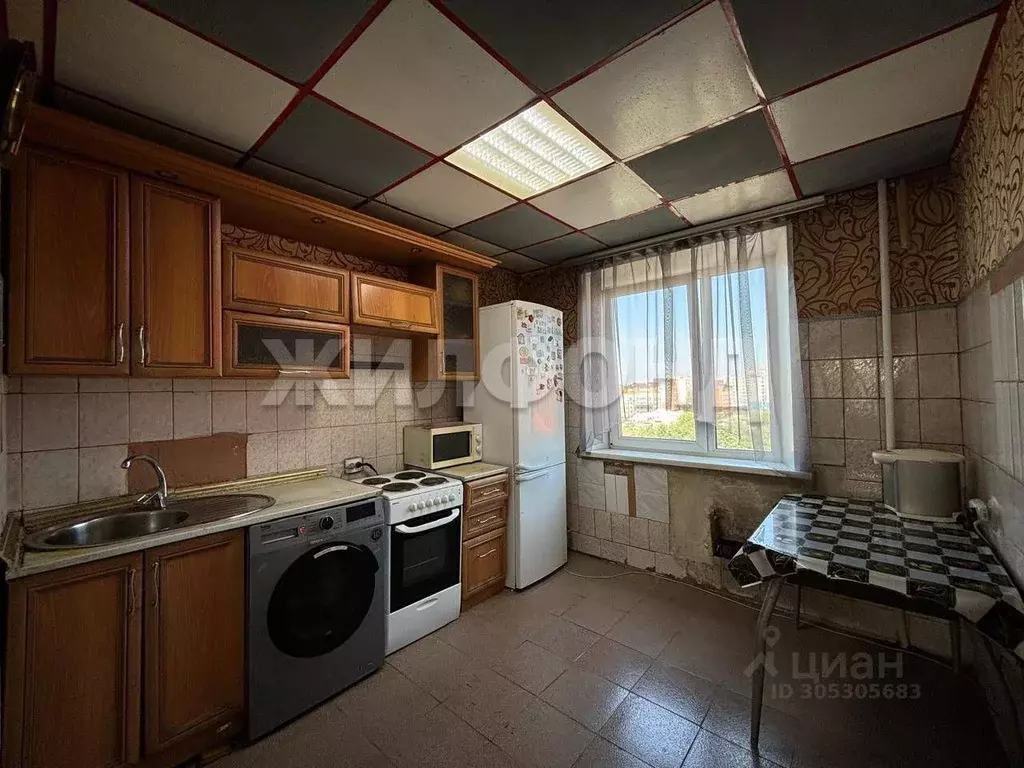 4-к кв. Хакасия, Абакан ул. Чертыгашева, 135 (78.0 м) - Фото 0