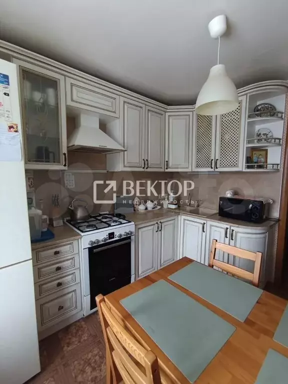 3-к. квартира, 65 м, 4/9 эт. - Фото 1