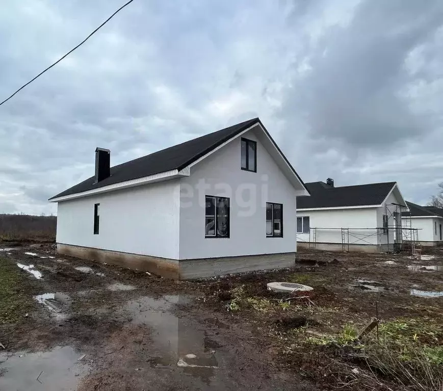 Дом в Башкортостан, Иглинский район, Акбердинский сельсовет ул. ... - Фото 1