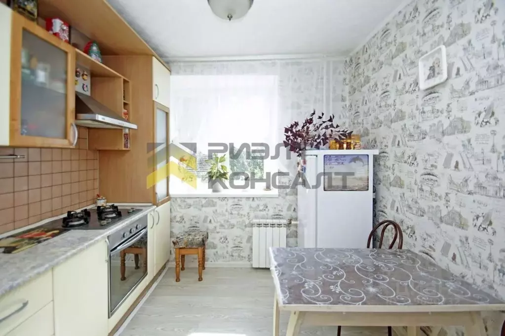 3-к кв. Омская область, Омск Мельничная ул., 70 (69.6 м) - Фото 1
