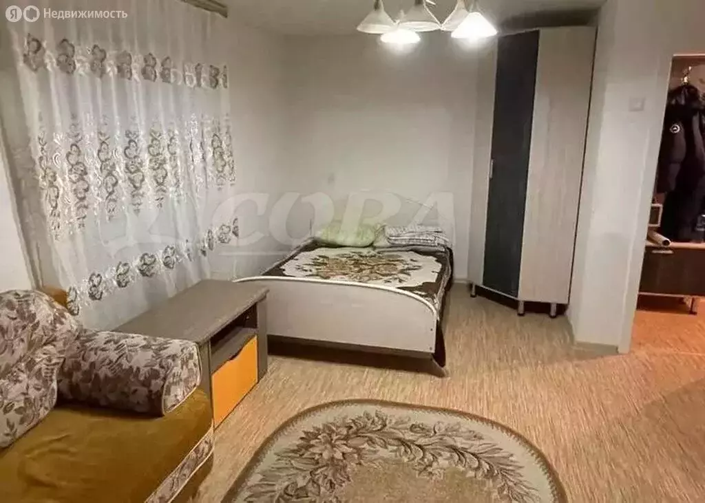 1-комнатная квартира: Тюмень, улица Луначарского, 9 (30 м) - Фото 0