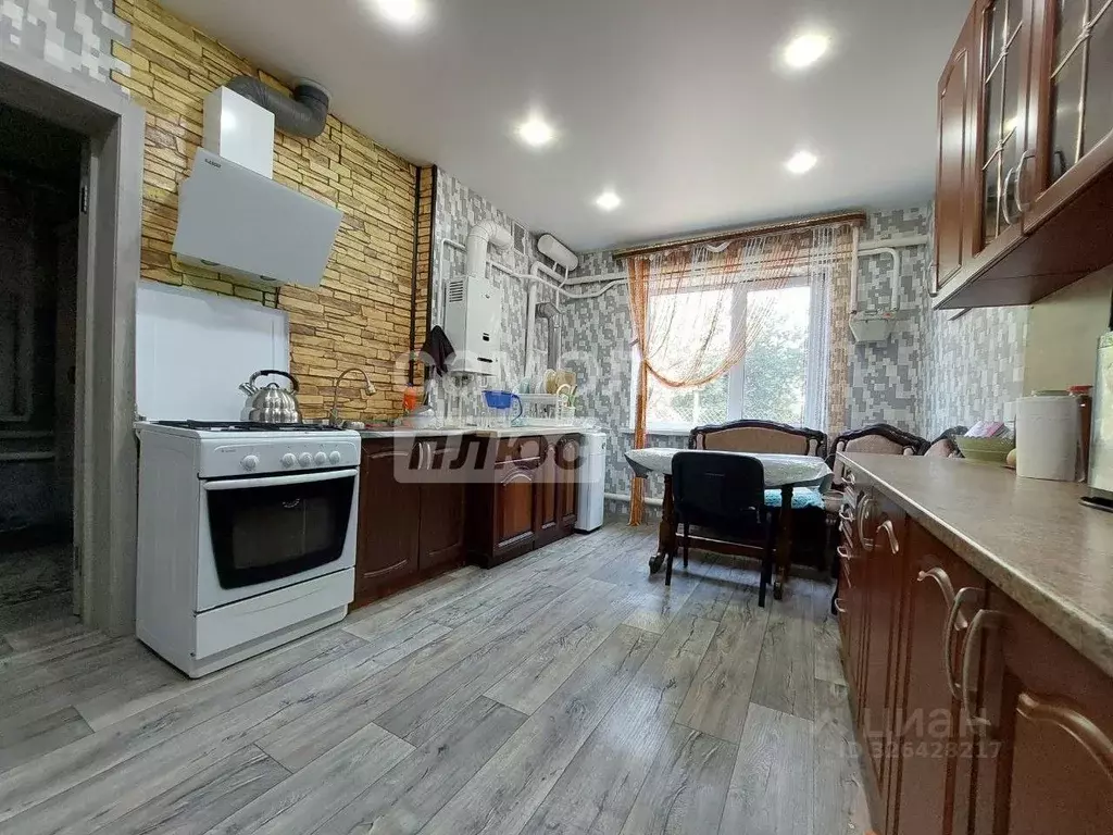 Дом в Краснодарский край, Кореновский район, Раздольная ст-ца Южная ... - Фото 1