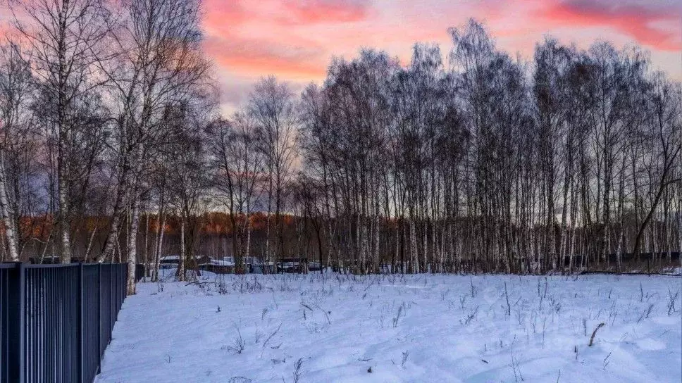 Участок в Московская область, Красногорск городской округ, д. ... - Фото 0