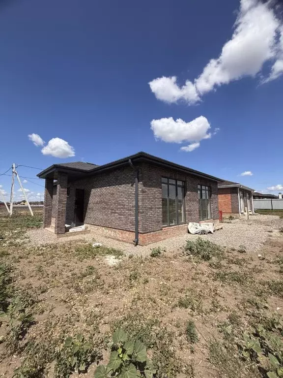Дом в Ростовская область, Неклиновский район, с. Новобессергеневка ул. ... - Фото 1