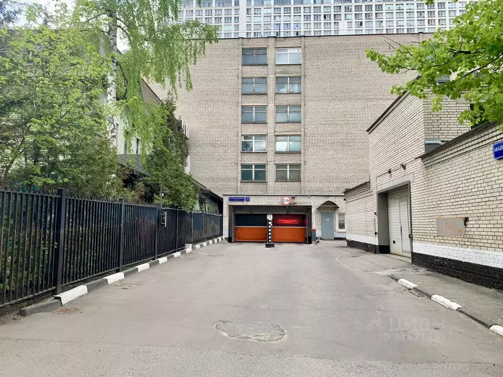 Гараж в Москва ул. Академика Ильюшина, 11 (16 м) - Фото 0