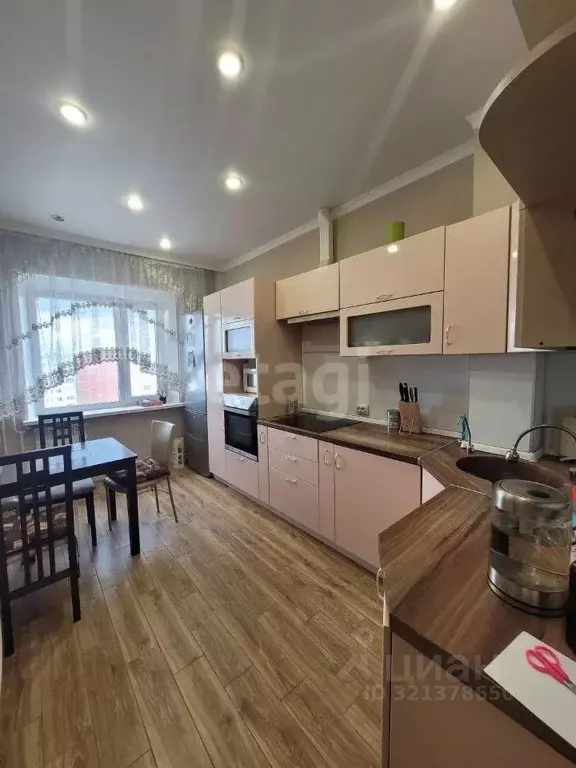 3-к кв. Ханты-Мансийский АО, Нижневартовск Интернациональная ул., 12А ... - Фото 0