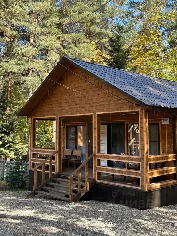 Дом в Карачаево-Черкесия, Зеленчукский район, с. Архыз ул. Банковская, ... - Фото 1