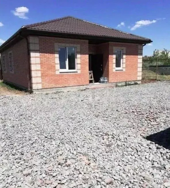 Дом в Ростовская область, Батайск пер. Истомина (100 м) - Фото 1