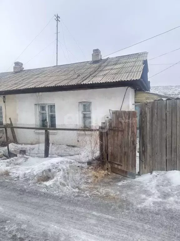 Дом в Бурятия, Улан-Удэ ул. Фадеева, 4 (38 м) - Фото 1