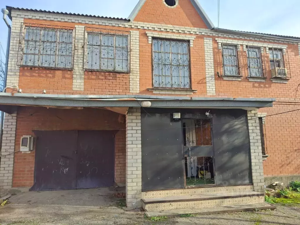 Дом в Краснодарский край, Абинск ул. Спинова (300 м) - Фото 1