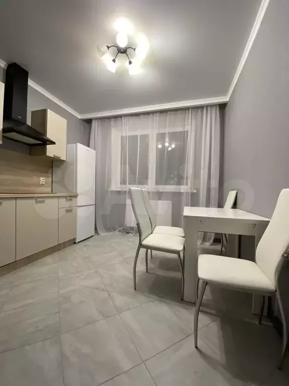 2-к. квартира, 60 м, 3/12 эт. - Фото 1