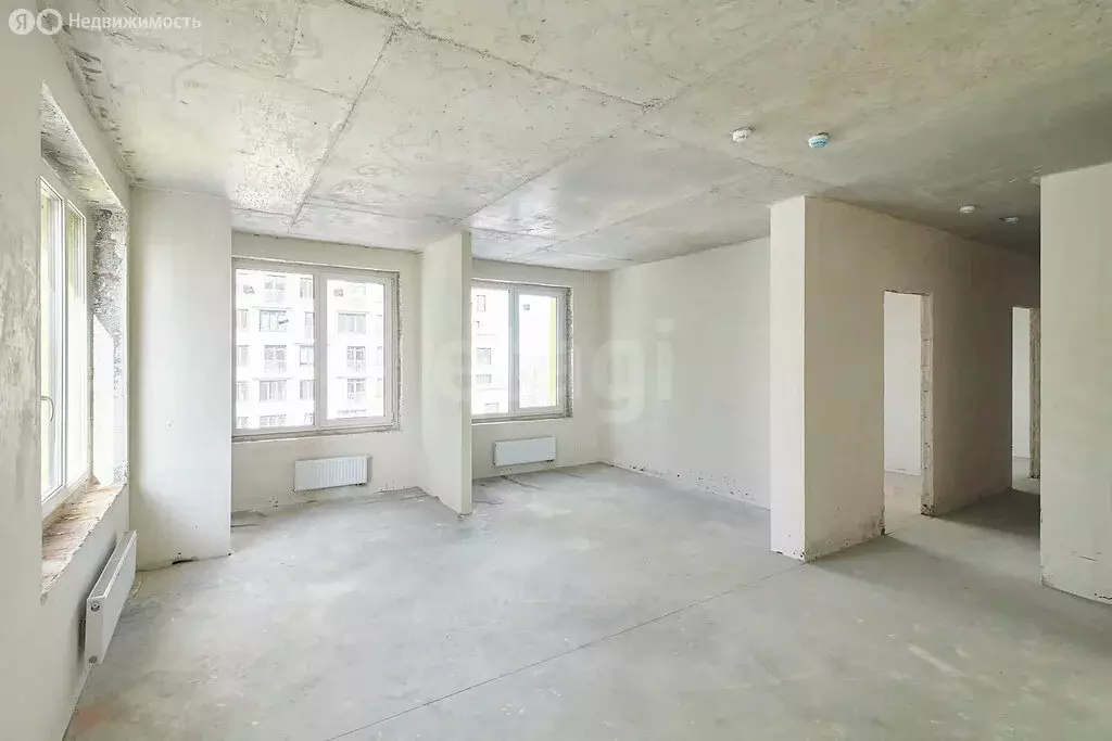 3-комнатная квартира: Тюмень, микрорайон Тарманы, улица Малышева, ... - Фото 1