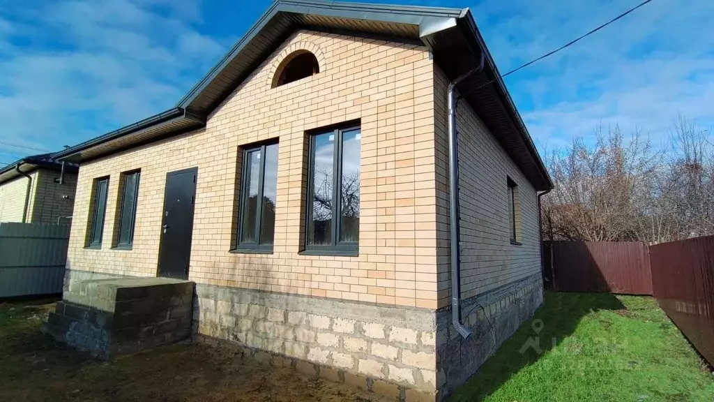 Коттедж в Ставропольский край, Ставрополь Красная ул., 33 (98 м) - Фото 1