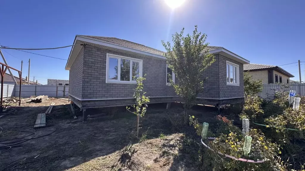Дом в Астраханская область, Приволжский район, с. Началово, Садовый ... - Фото 1