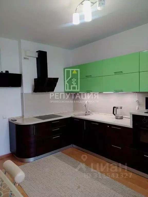 2-к кв. Свердловская область, Екатеринбург ул. Старых Большевиков, 3 ... - Фото 0