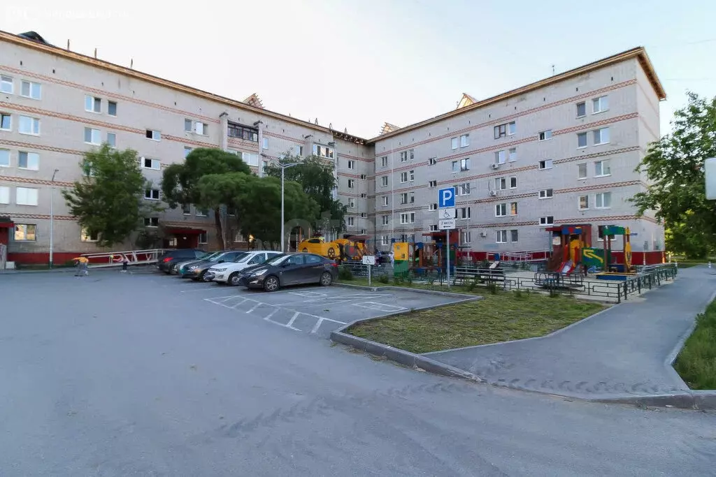 3-комнатная квартира: Тюмень, Ставропольская улица, 3 (57.7 м) - Фото 1
