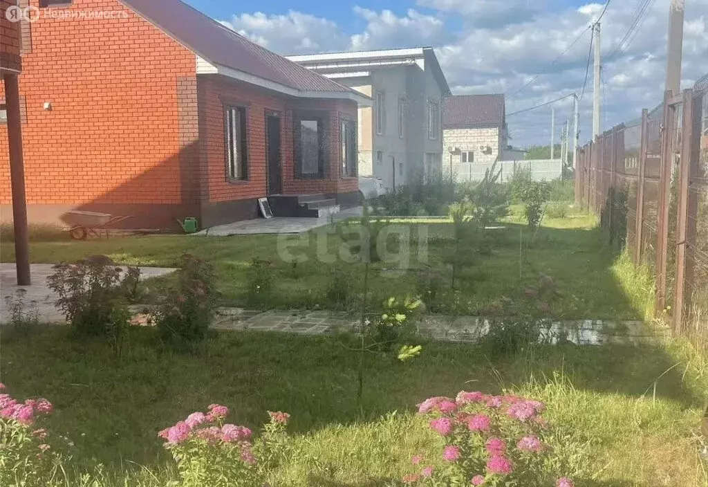 Дом в село Ильино, улица М. Кутузова (210 м) - Фото 2