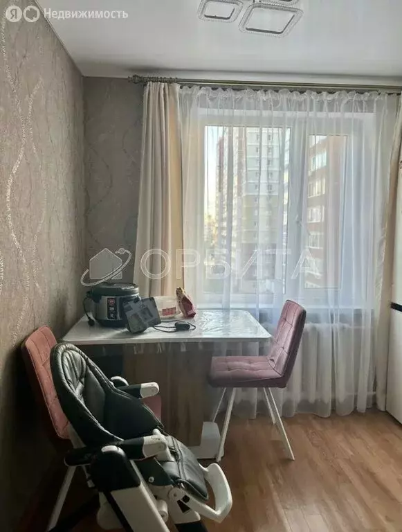 2-комнатная квартира: Тюмень, улица Салтыкова-Щедрина, 59 (54 м) - Фото 0