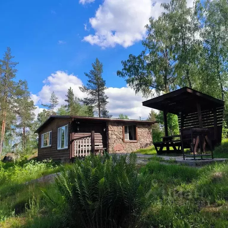 Дом в Ленинградская область, Выборгский район, Каменногорское ... - Фото 0