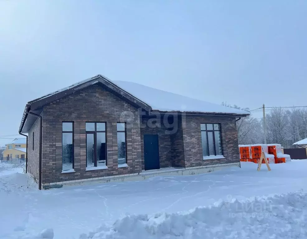 Дом в Брянская область, Брянский район, Отрадненское с/пос, с. ... - Фото 1