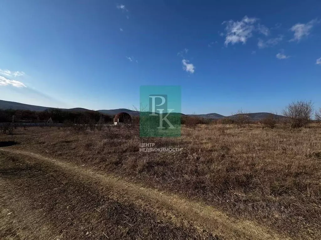 Участок в Севастополь с. Орлиное,  (10.0 сот.) - Фото 2