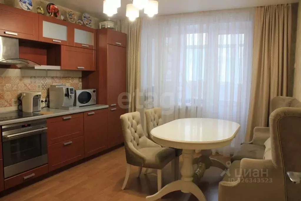 3-к кв. Тюменская область, Тюмень ул. Николая Семенова, 27к3 (90.2 м) - Фото 1