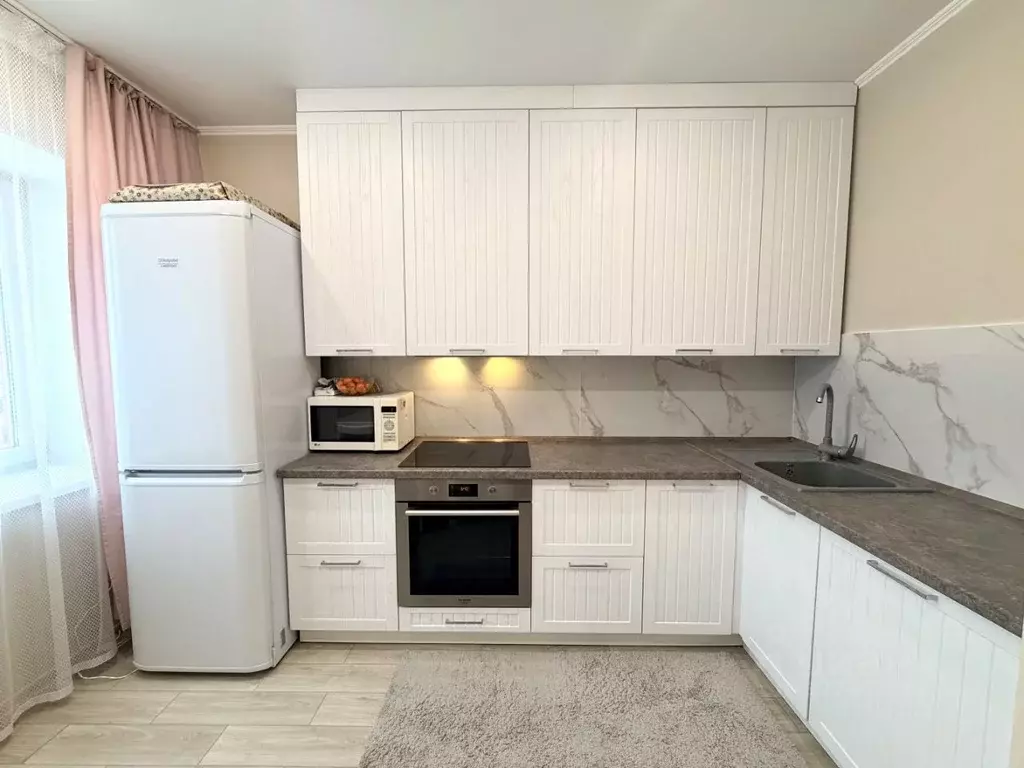 2-к кв. Омская область, Омск ул. Звездова, 127 (56.0 м) - Фото 1