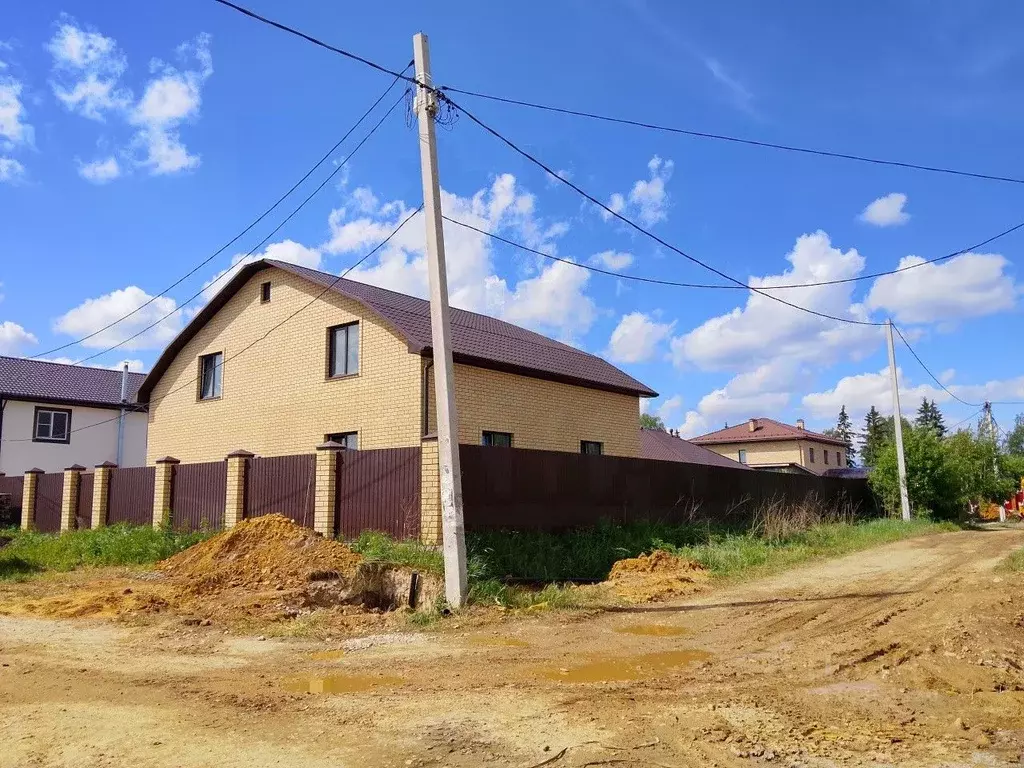 Дом в Свердловская область, Екатеринбург ул. Юности, 31 (340 м) - Фото 1
