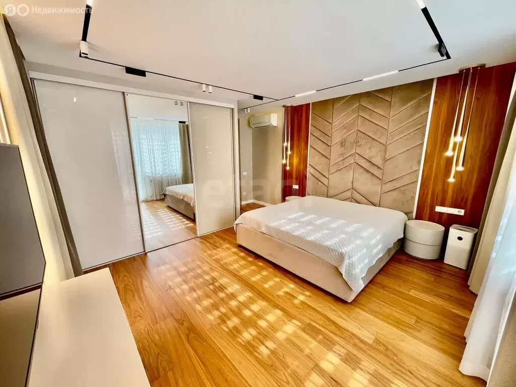 3-комнатная квартира: Казань, Комсомольская улица, 1 (109 м) - Фото 1