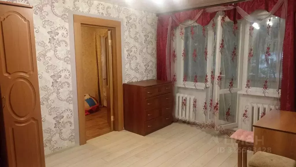 2-к кв. Псковская область, Псков Народная ул., 41 (46.0 м) - Фото 0