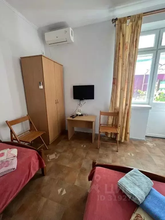 Комната Крым, Сакский район, Молочненское с/пос, с. Витино ул. ... - Фото 1