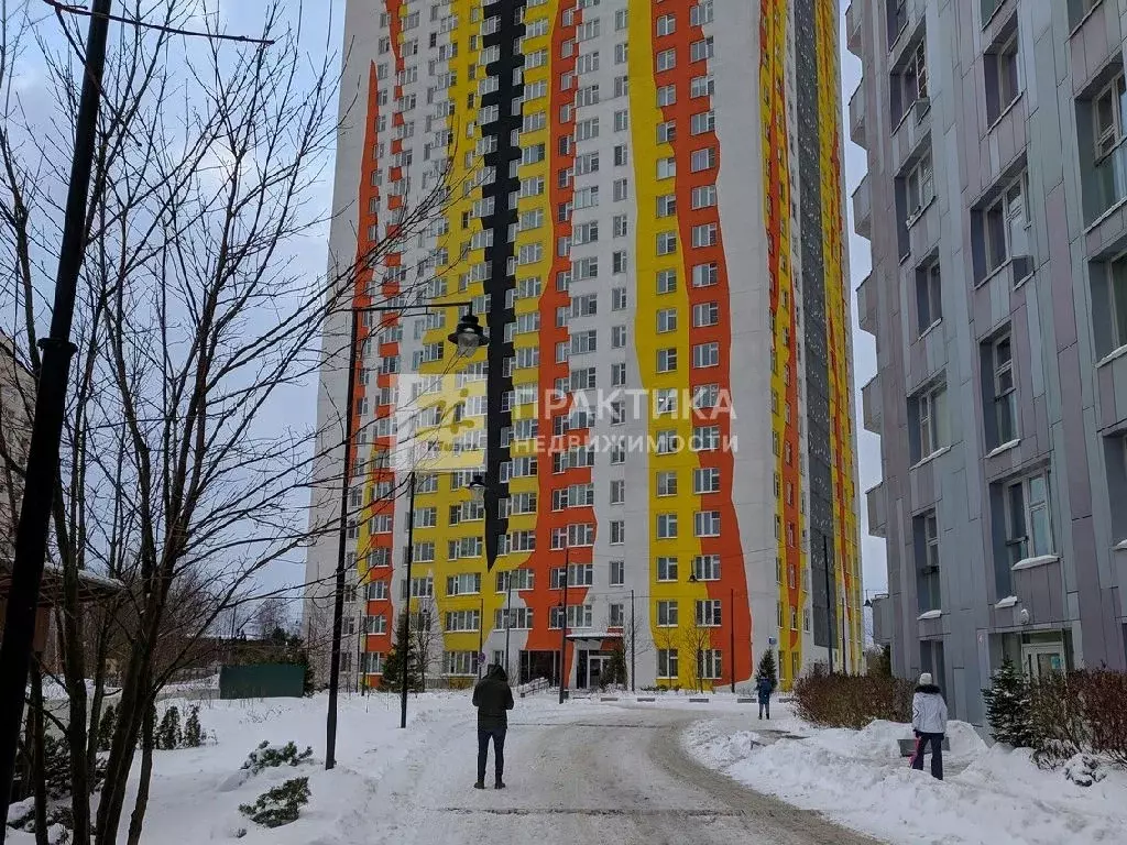 Продается 4-комнатная квартира - Фото 2