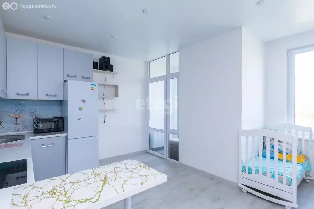 Квартира-студия: Тюмень, улица Павла Никольского, 12 (32.3 м) - Фото 1