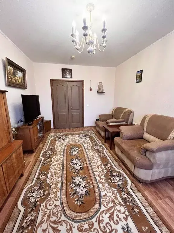 3-к кв. Свердловская область, Екатеринбург ул. Уральских Рабочих, 80 ... - Фото 1