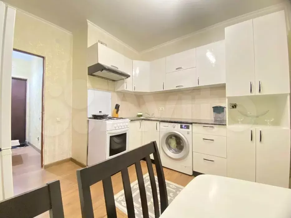 1-к. квартира, 40 м, 7/10 эт. - Фото 1