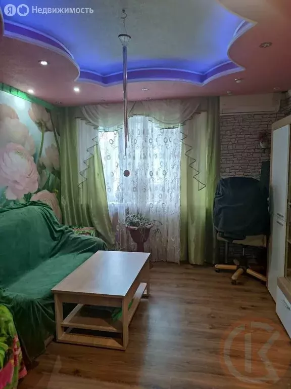 3-комнатная квартира: Симферополь, Ростовская улица, 6 (68 м) - Фото 1