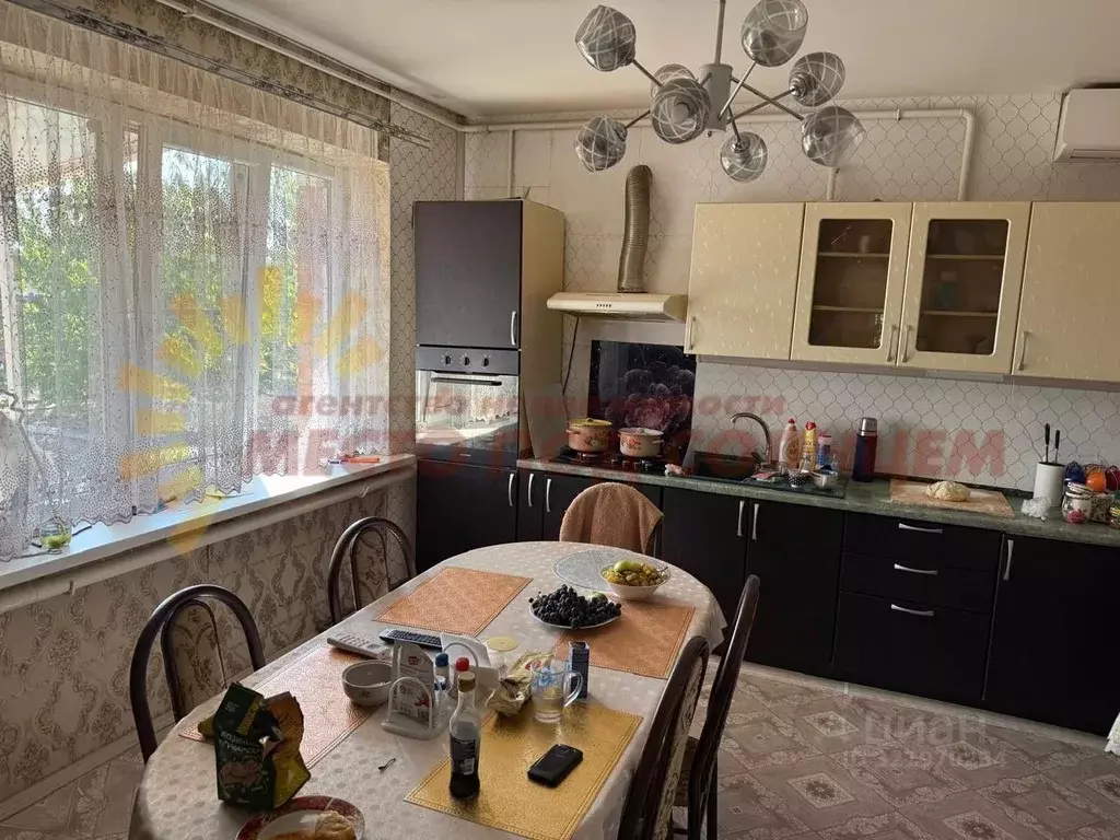 Дом в Краснодарский край, Ейское городское поселение, пос. ... - Фото 1