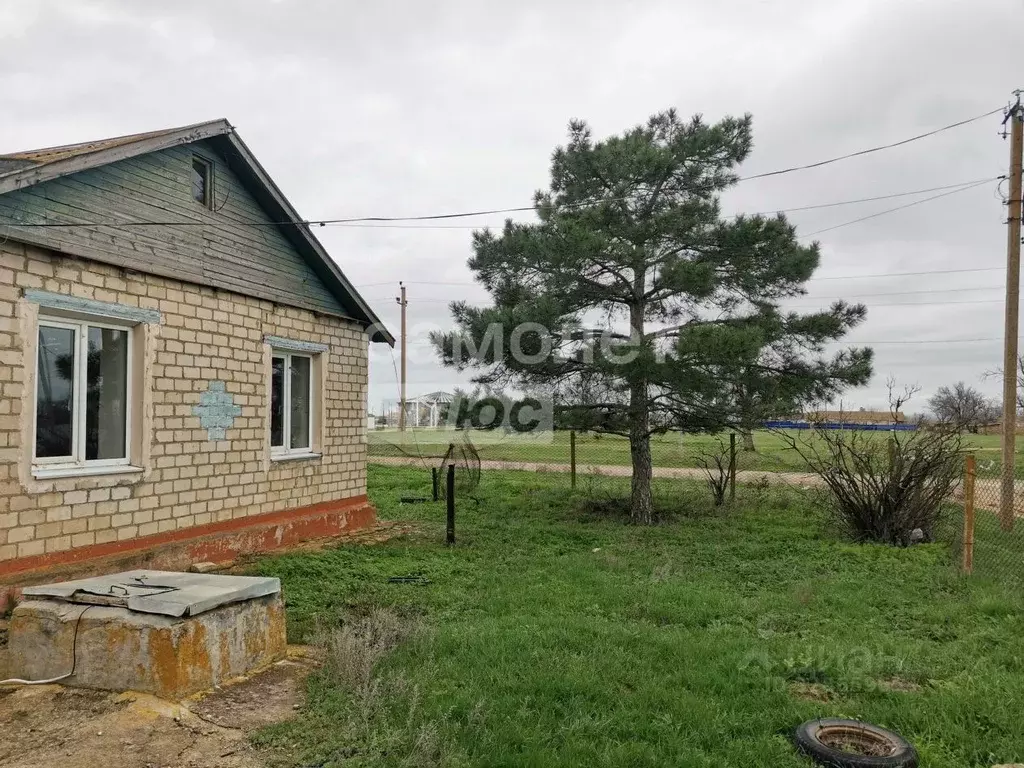 Дом в Калмыкия, пос. Ики-Бурул ул. Деликова, 11 (86 м) - Фото 2