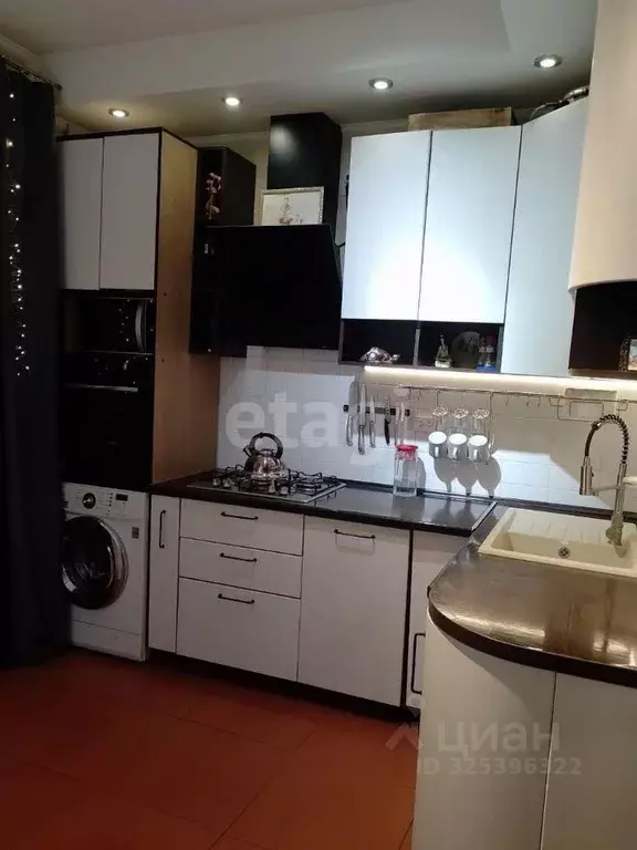 2-к кв. Саха (Якутия), Якутск ул. Пирогова, 7 (64.2 м) - Фото 1