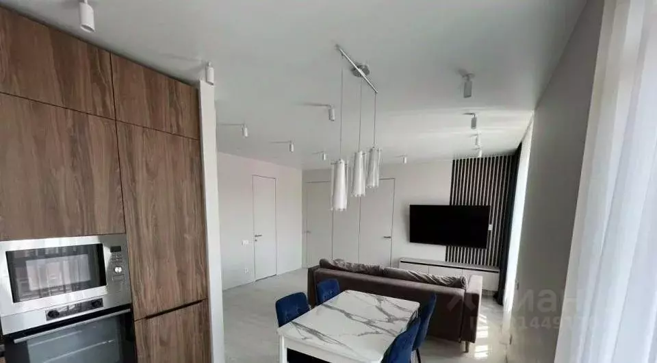 3-к кв. Красноярский край, Красноярск ул. Петра Ломако, 1 (71.0 м) - Фото 1