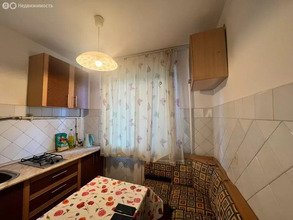 3-комнатная квартира: Владикавказ, улица Гугкаева, 10 (74 м) - Фото 0
