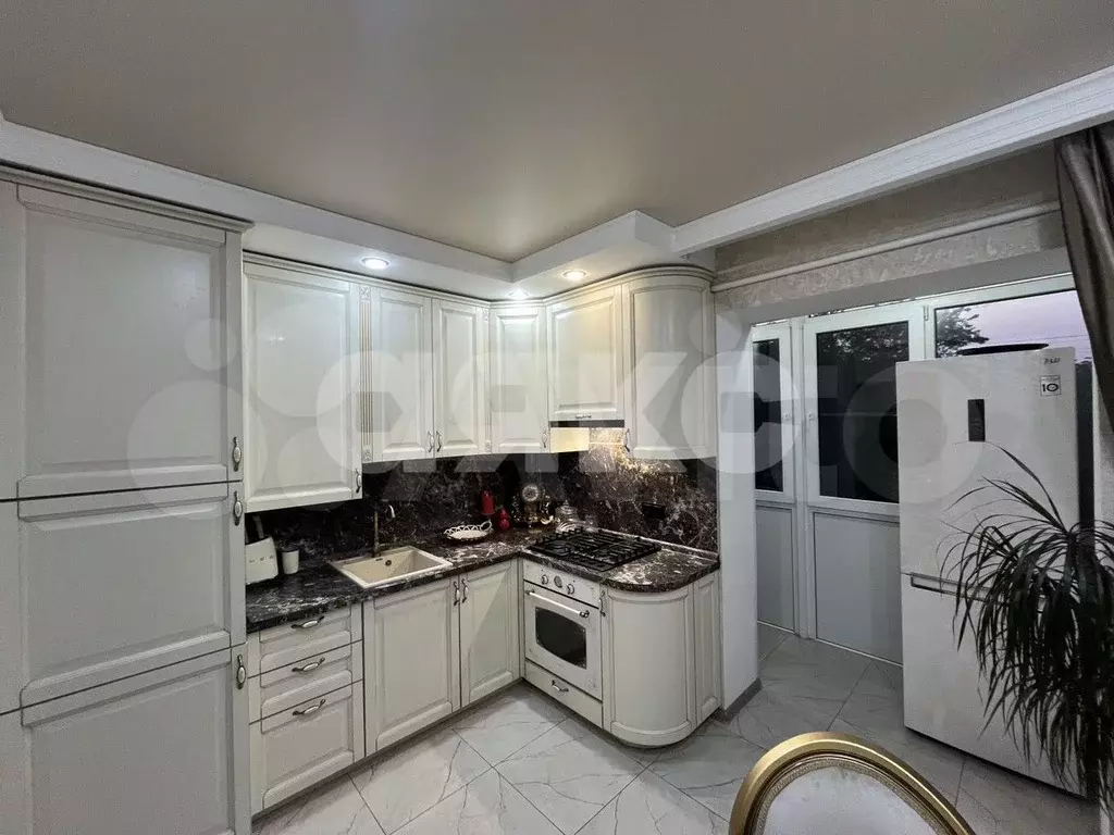 2-к. квартира, 60 м, 1/3 эт. - Фото 0